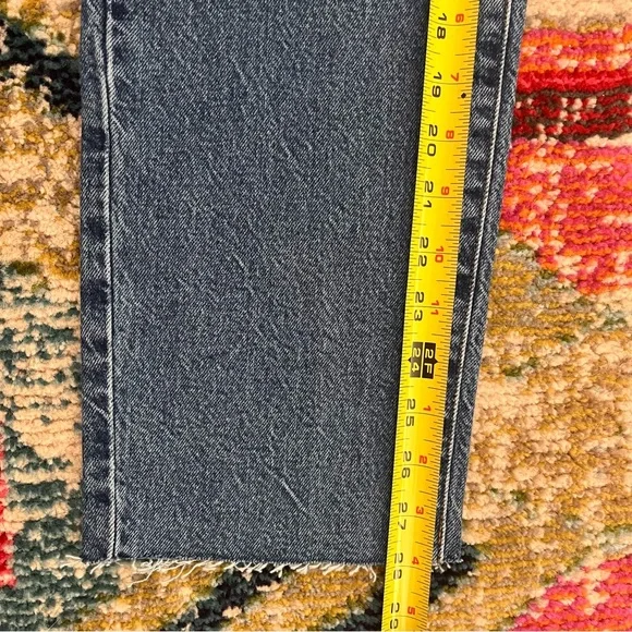 Good American Good Vintage Frayed Hem Jeans - Picture 6 of 13